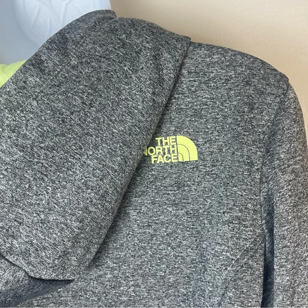 The North Face Half Dome Pullover Hoodie in heather grey with a multi-color logo - Picture 3 of 5